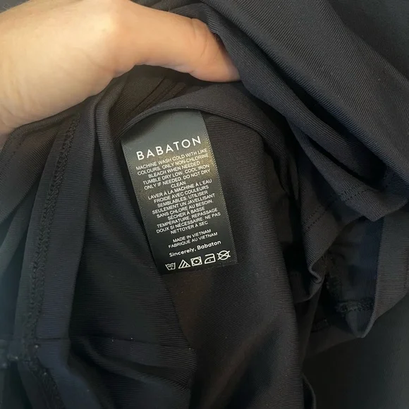 Aritzia short sleeve Contour Ruched black dress - Picture 5 of 8